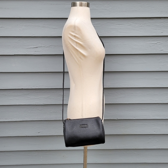 Vintage 90s y2k Esprit Black Vegan Leather Small Mini Oval Barrel Crossbody Bag - Picture 1 of 8